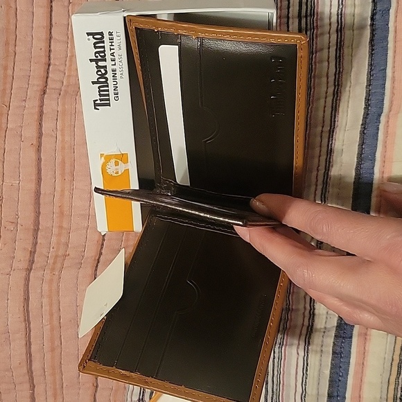 Timberland Men's Genuine Leather Passcase Wallet NWT - Picture 6 of 8